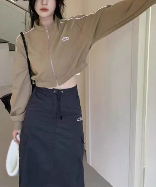 ENLIKE（エンリケ）の「ZIPアップショートジャケット（その他アウター・レディース・ブラック/ベージュ・FREE）」の11枚目の写真