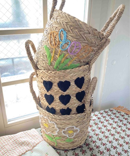 Casselini(キャセリーニ)の「Casselini(キャセリーニ)刺繍マルチバスケット(収納グッズ・レディース・ホワイト/ブラック/マルチ・FREE)」の7枚目の写真
