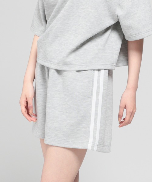 Honeys(ハニーズ)の「ライン入りショートパンツ(その他パンツ・レディース・アイボリー/サックスブルー/ブラック/杢グレー・M/S/SS/LL/L)」の3枚目の写真