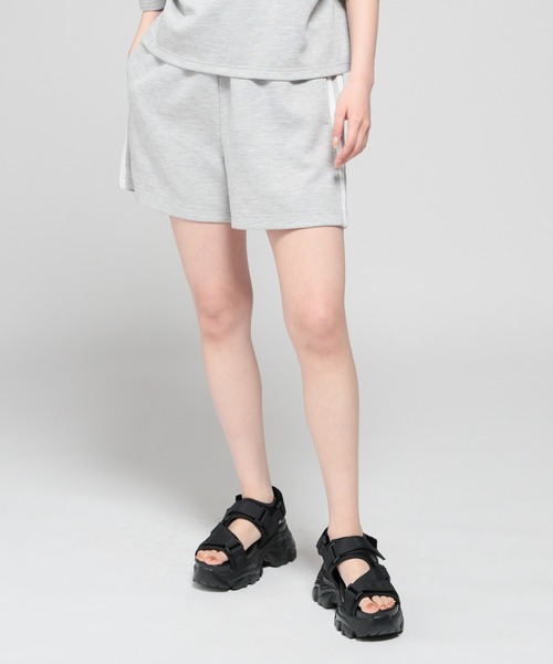 Honeys(ハニーズ)の「ライン入りショートパンツ(その他パンツ・レディース・アイボリー/サックスブルー/ブラック/杢グレー・M/S/SS/LL/L)」の7枚目の写真