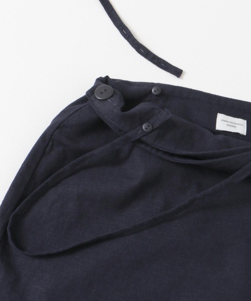 URBAN RESEARCH DOORS（アーバンリサーチドアーズ）の「サス付きラップスカート（スカート・レディース・ネイビー/グレー系その他・SMALL/MEDIUM）」の4枚目の写真