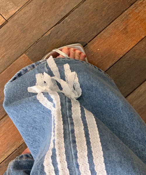 Mela（メラ）の「LACE RIBBON DENIM（デニムパンツ・レディース・ブルー・S/M/L）」の3枚目の写真