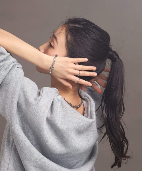 LHME(エルエイチエムイー)の「【WEB限定】“Moment”リンクホースシューチェーンブレスレット/サージカルステンレス(金属アレルギー対応)【LHME / エルエイチエムイー】(ブレスレット・レディース・シルバー・ONE SIZE)」の8枚目の写真