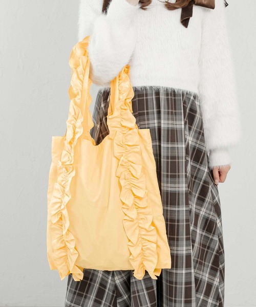 Miridy(ミリディー)の「推し活【オシイロ】フリルナイロントートバッグ(トートバッグ・レディース・ホワイト/ピンク/レッド/グリーン/オレンジ/イエロー/パープル/ブルー/ブラック・FREE)」の6枚目の写真