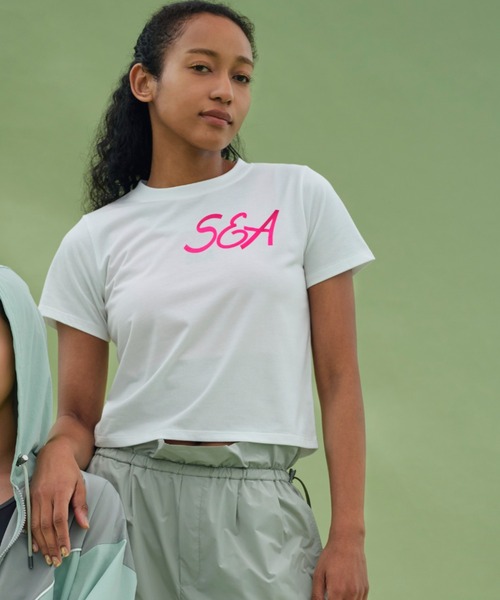 WIND AND SEA（ウィンダンシー）の「【NERGY×WIND AND SEA】接触冷感  ロゴプリントTシャツ（Tシャツ/カットソー・レディース・ブラック/ピンク/ライトグリーン/ホワイト系その他/ホワイト・M）」の3枚目の写真