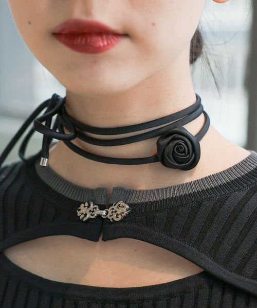 HARE（ハレ）の「ローズモチーフチョーカー(HARE)（チョーカー・レディース・シルバー/ブラック・FREE）」の2枚目の写真