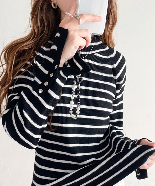 classicalelf(クラシカルエルフ)の「色違いで欲しくなっちゃう定番item。袖ボタンハイネックリブニット(無地・ボーダー)(ニット/セーター・レディース・モカ/ホワイト系その他/ブラック系その他/グレー/ブラック/アイボリー・LARGE/MEDIUM/SMALL/X-LARGE)」の12枚目の写真