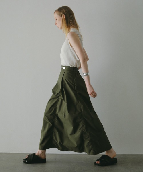 MANOF（マノフ）の「GATHER MILITARY LIKE SKIRT（スカート・レディース・カーキ/ブラック・S/M）」の2枚目の写真