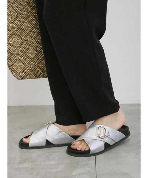 Samansa Mos2 blue(サマンサモスモスブルー)の「バックルクロスベルトサンダル(ドレスシューズ・レディース・キナリ/ブラック/シルバー・M/L)」の4枚目の写真