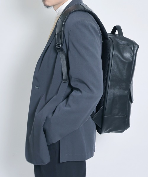 YArKA（ヤーカ）の「【YArKA/ヤーカ】real leather square flap back pack [Alnitak4] / リアルレザー四角フラップバックパック(リュック)（バックパック/リュック・メンズ・ブラック・FREE）」の9枚目の写真