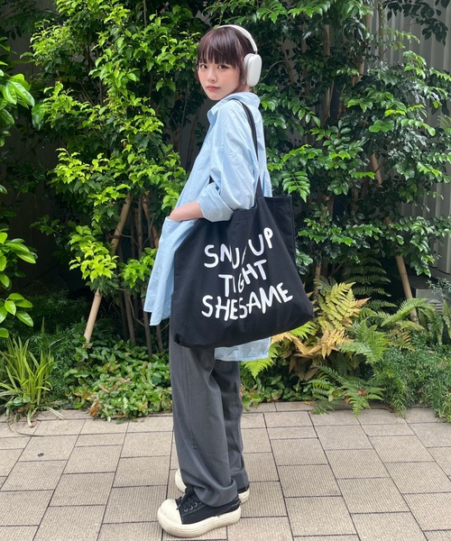 shesame(シーセム)の「color tote bag(トートバッグ・レディース・ブラック/ライトブルー/ネイビー/レッド・フリー)」の17枚目の写真