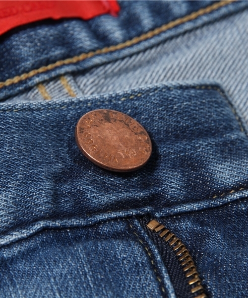 Ray BEAMS(レイビームス)の「RED CARD / ダメージ デニム(デニムパンツ・レディース・ブルー系その他・24/22/23/25)」の11枚目の写真