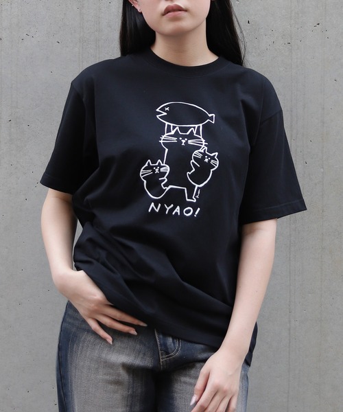 UNIT CHEST(ユニットチェスト)の「【UNIT CHEST】unique unisex T-shirt NYAO! by kikki(Tシャツ/カットソー・メンズ・ホワイト/ブラック・L/M/S)」の2枚目の写真