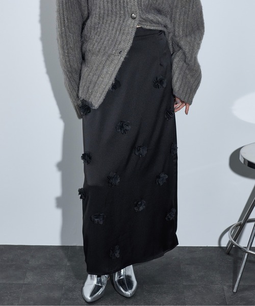 THE YOn(ザヨン)の「フラワーモチーフサテンナロースカート(スカート・レディース・アイボリー/ブラック・S/M)」の20枚目の写真