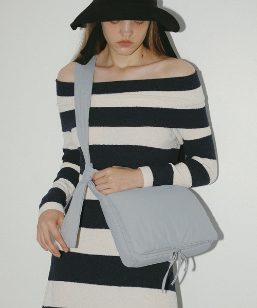 EFOLE（エフォル）の「Nylon padded ribbon shoulderbag/ナイロン パデット リボン ショルダー バッグ（ショルダーバッグ・レディース・コーラル/イエロー/グレイッシュブルー/クリーム・FREE）」の2枚目の写真
