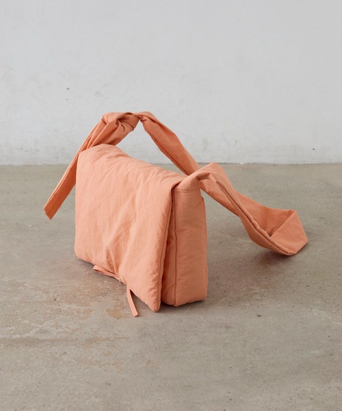 EFOLE（エフォル）の「Nylon padded ribbon shoulderbag/ナイロン パデット リボン ショルダー バッグ（ショルダーバッグ・レディース・コーラル/イエロー/グレイッシュブルー/クリーム・FREE）」の15枚目の写真