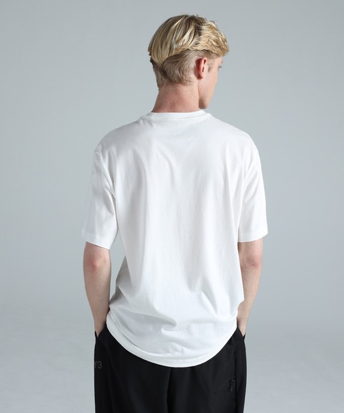 Y-3(ワイスリー)の「M REG SS TEE(Tシャツ/カットソー・メンズ・ホワイト・X-SMALL/SMALL/MEDIUM/LARGE/X-LARGE/XX-LARGE)」の5枚目の写真