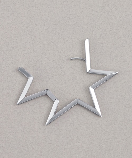 PLUS VENDOME(プラス ヴァンドーム)の「FINELINETATTOO_STAR_ピアス(ピアス(両耳用)・レディース・シルバー・ONE SIZE)」の7枚目の写真