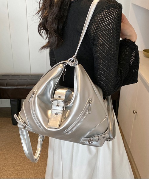 FREE STYLISTS（フリー スタイリスト）の「Y2K ベルト デザイン 外ポケット ショルダーバッグ 3way 大容量 A4収納可能 通勤斜めがけバッグ（ショルダーバッグ・レディース・シルバー/ブラック・FREE）」の10枚目の写真