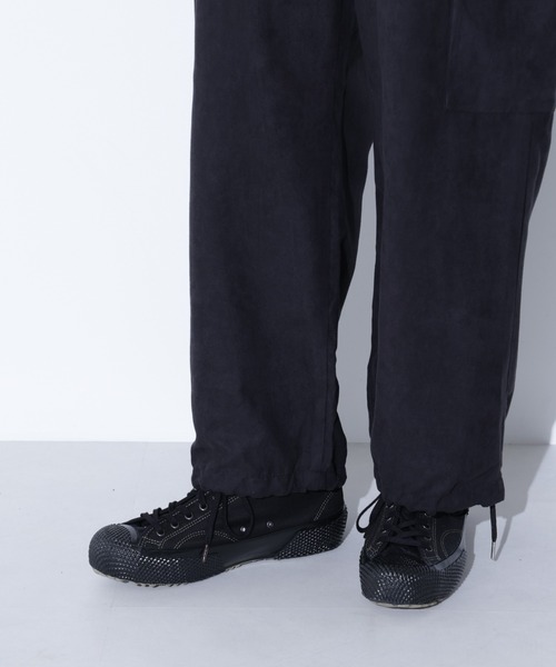 Apo(s)ture(アポスチャー)の「LUCAS-002/フェイクスウェードカーゴパンツ(カーゴパンツ・メンズ・ブラック/グレー/ベージュ/グリーン・XS/S/M/L/XL)」の18枚目の写真