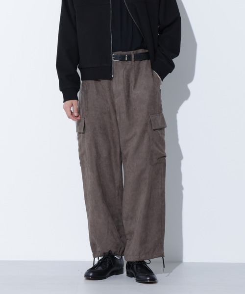 Apo(s)ture(アポスチャー)の「LUCAS-002/フェイクスウェードカーゴパンツ(カーゴパンツ・メンズ・ブラック/グレー/ベージュ/グリーン・XS/S/M/L/XL)」の22枚目の写真