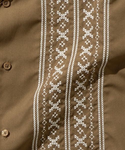 NO NEED(ノーニード)の「キューバ刺繍 オープンカラーシャツ /セットアップ可能(シャツ/ブラウス・メンズ・グレー/ベージュ/ネイビー・フリ-)」の5枚目の写真