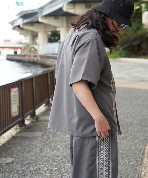 NO NEED(ノーニード)の「キューバ刺繍 オープンカラーシャツ /セットアップ可能(シャツ/ブラウス・メンズ・グレー/ベージュ/ネイビー・フリ-)」の14枚目の写真