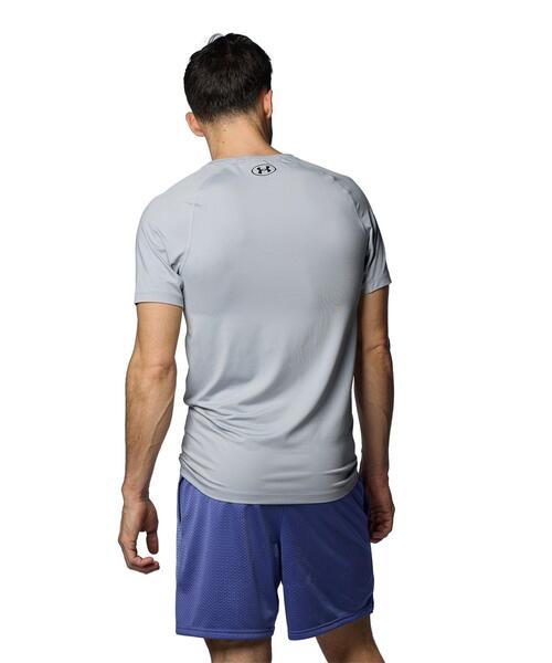 UNDER ARMOUR(アンダーアーマー)の「UAヒートギア フィッティド ショートスリーブシャツ(トレーニング/メンズ)(Tシャツ/カットソー・メンズ・グレー・L/XL/2XL/M)」の3枚目の写真