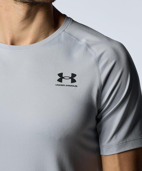 UNDER ARMOUR(アンダーアーマー)の「UAヒートギア フィッティド ショートスリーブシャツ(トレーニング/メンズ)(Tシャツ/カットソー・メンズ・グレー・L/XL/2XL/M)」の5枚目の写真