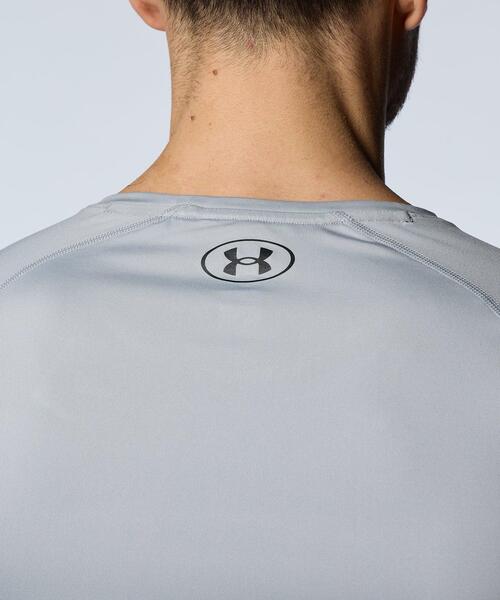 UNDER ARMOUR(アンダーアーマー)の「UAヒートギア フィッティド ショートスリーブシャツ(トレーニング/メンズ)(Tシャツ/カットソー・メンズ・グレー・L/XL/2XL/M)」の6枚目の写真