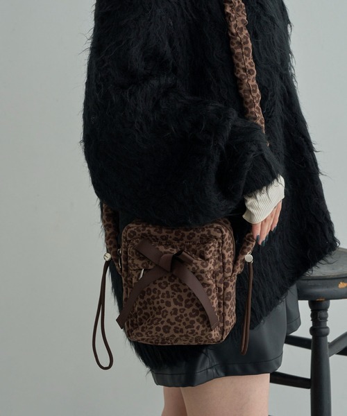 WEGO（ウィゴー）の「WEGO/リボンギャザーミニショルダー（ショルダーバッグ・レディース・ブラック/ワイン/シルバー/その他1・FREE）」の10枚目の写真