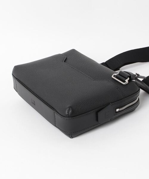 dunhill(ダンヒル)の「1893ハーネス シティ メッセンジャー バッグ / 1893 HARNESS CITY MESSENGER, BLACK(メッセンジャーバッグ・メンズ・ブラック・ONE SIZE)」の9枚目の写真