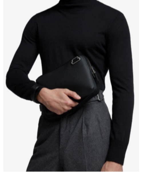dunhill(ダンヒル)の「1893ハーネス シティ メッセンジャー バッグ / 1893 HARNESS CITY MESSENGER, BLACK(メッセンジャーバッグ・メンズ・ブラック・ONE SIZE)」の6枚目の写真