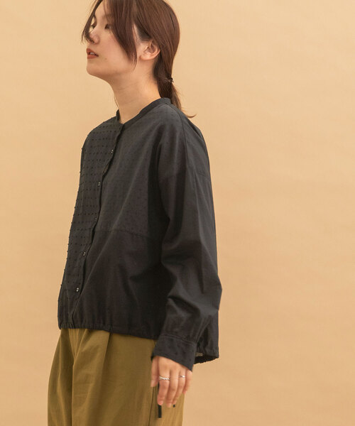 POU DOU DOU(プードゥドゥ)の「ドロストテールパッチワークブラウス(シャツ/ブラウス・レディース・ネイビー/オフホワイト/ブラック・M)」の5枚目の写真