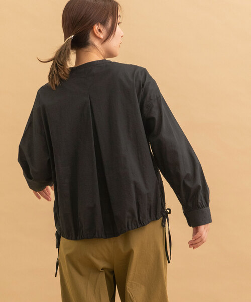 POU DOU DOU(プードゥドゥ)の「ドロストテールパッチワークブラウス(シャツ/ブラウス・レディース・ネイビー/オフホワイト/ブラック・M)」の6枚目の写真