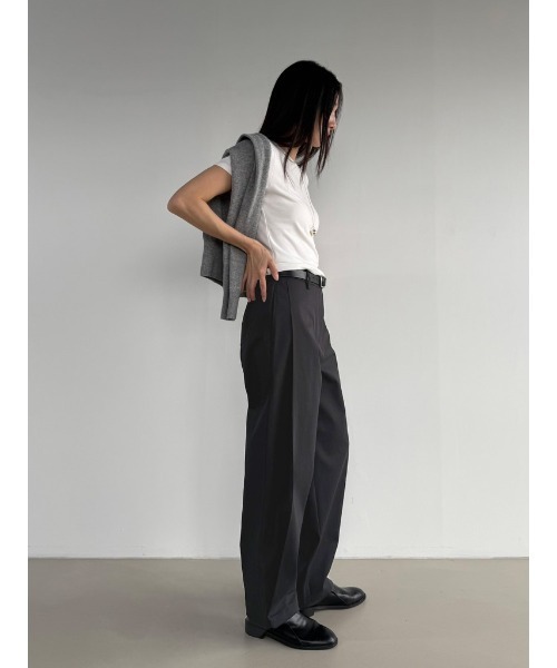 Didot.showroom(ディドット ショールーム)の「2WAYサイドタックワイドパンツ(スラックス・レディース・チャコール/ベージュ/アイボリー・S/M)」の13枚目の写真