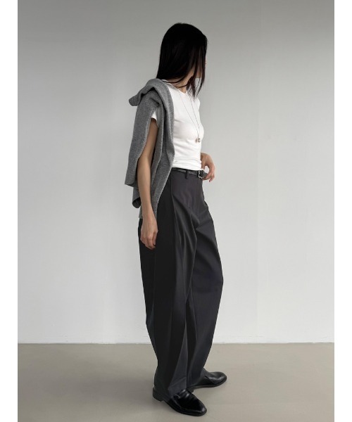 Didot.showroom(ディドット ショールーム)の「2WAYサイドタックワイドパンツ(スラックス・レディース・チャコール/ベージュ/アイボリー・S/M)」の9枚目の写真