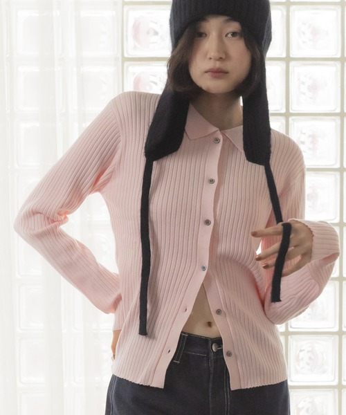 HEILIS(ヘイリス)の「【定番人気!HIT ITEM!】【original】フィンガーホール付きロングスリーブラメポロニット/ブラック グレー チャコール ブルー ブラウン モカ ベージュ ネイビー ニット トップス リブ カーディガン 長袖 プルオーバー ノームコア シティガール 春服 秋服 冬服 韓国 シンプル 無地 リブ カーディガン ラメ オフィスカジュアル 指抜き 指穴 前開き コンパクト 長袖 トップス(ポロシャツ・レディース・モカ/ブラック/グレー/ブルー/ネイビー/ブラウン/ピンク・FREE)」の7枚目の写真