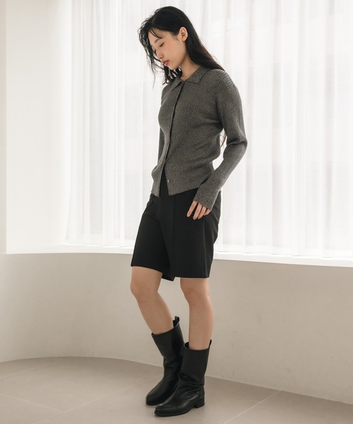 HEILIS(ヘイリス)の「【定番人気!HIT ITEM!】【original】フィンガーホール付きロングスリーブラメポロニット/ブラック グレー チャコール ブルー ブラウン モカ ベージュ ネイビー ニット トップス リブ カーディガン 長袖 プルオーバー ノームコア シティガール 春服 秋服 冬服 韓国 シンプル 無地 リブ カーディガン ラメ オフィスカジュアル 指抜き 指穴 前開き コンパクト 長袖 トップス(ポロシャツ・レディース・モカ/ブラック/グレー/ブルー/ネイビー/ブラウン/ピンク・FREE)」の11枚目の写真