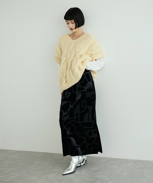 ADAM ET ROPE'（アダムエロペ）の「【KOTIKA(コティカ)】 CLASSIC ONION V-NECK VEST（ニット/セーター・レディース・ブラック/ホワイト系その他・S）」の6枚目の写真