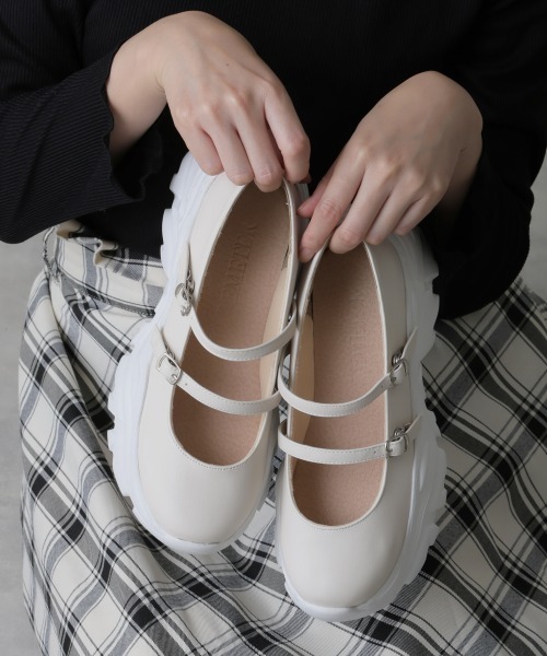 DEMETER(デメテル)の「軽量厚底 プラットフォーム スニーカーライク ストラップパンプス(パンプス・レディース・アイボリー/ブラック/シルバー・M/S/LL/L)」の20枚目の写真