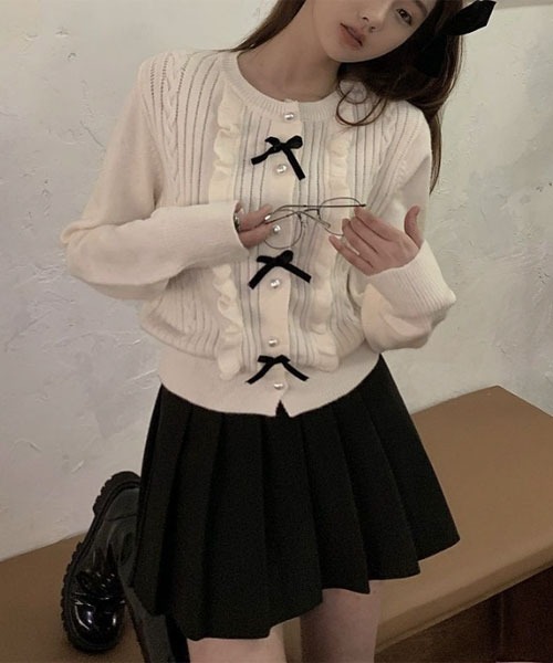 Mayree(メイリー)の「【Mayree】リボン デザイン パールボタン カーディガン(カーディガン/ボレロ・レディース・ホワイト・SMALL/MEDIUM/LARGE)」の1枚目の写真