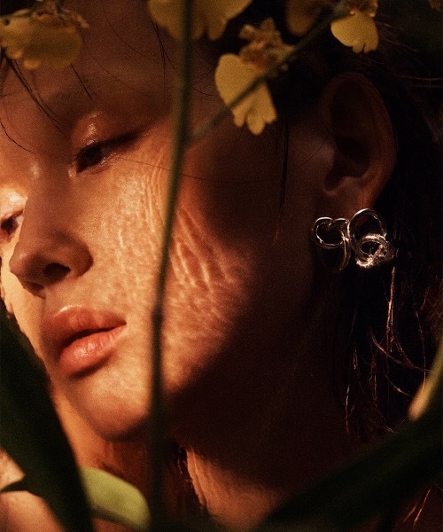 Fauvirame（フォーヴィレイム）の「【Fauvirame】Fern Twist Earrings（ピアス（両耳用）・レディース・シルバー・ONE SIZE）」の2枚目の写真