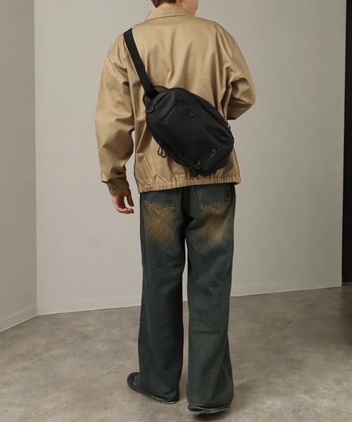 MICHAEL LINNELL(マイケル リンネル)の「【MICHAEL LINNELL/マイケルリンネル】Shoulderbag/ ワンショルダーボディバッグ(容量:約8L)(ボディバッグ/ウエストポーチ・メンズ・ブラック・FREE)」の3枚目の写真