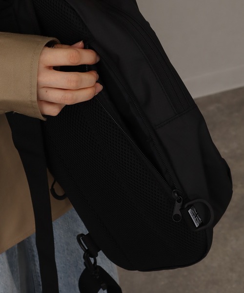 MICHAEL LINNELL(マイケル リンネル)の「【MICHAEL LINNELL/マイケルリンネル】Shoulderbag/ ワンショルダーボディバッグ(容量:約8L)(ボディバッグ/ウエストポーチ・メンズ・ブラック・FREE)」の8枚目の写真