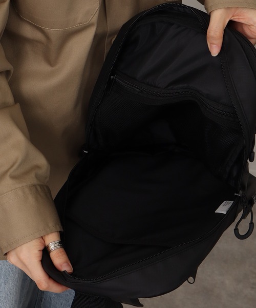 MICHAEL LINNELL(マイケル リンネル)の「【MICHAEL LINNELL/マイケルリンネル】Shoulderbag/ ワンショルダーボディバッグ(容量:約8L)(ボディバッグ/ウエストポーチ・メンズ・ブラック・FREE)」の6枚目の写真