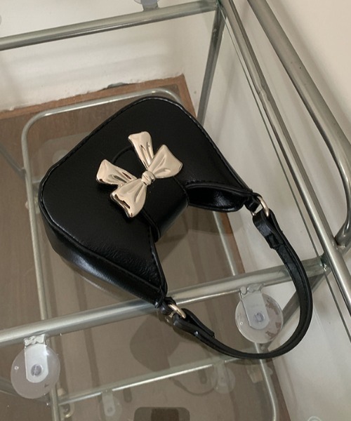 Vipoa(ヴィポア)の「Ribbon small bag(ショルダーバッグ・レディース・レッド/ピンク/ホワイト/ブラック/シルバー・FREE)」の17枚目の写真