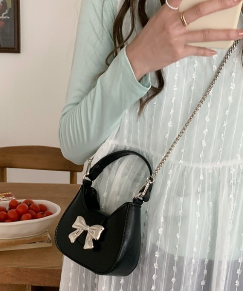 Vipoa(ヴィポア)の「Ribbon small bag(ショルダーバッグ・レディース・レッド/ピンク/ホワイト/ブラック/シルバー・FREE)」の13枚目の写真