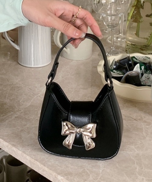 Vipoa(ヴィポア)の「Ribbon small bag(ショルダーバッグ・レディース・レッド/ピンク/ホワイト/ブラック/シルバー・FREE)」の14枚目の写真