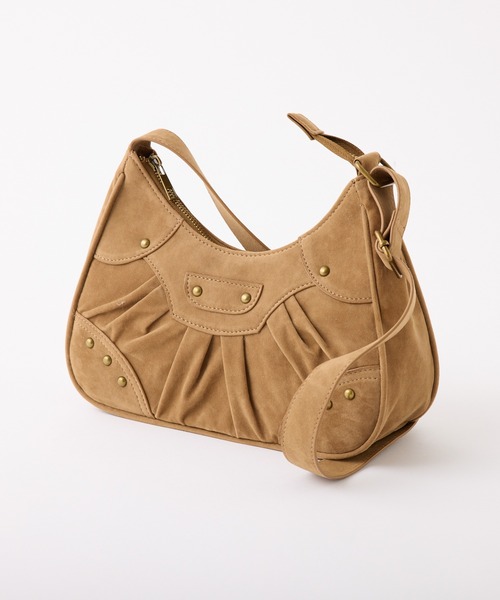 one after another NICE CLAUP（ワンアフターアナザーナイスクラップ）の「スタッズ付きシャーリングホーボーバッグ（ショルダーバッグ・レディース・ブラウン/アイボリー/ブラック/ベージュ・FREE）」の4枚目の写真